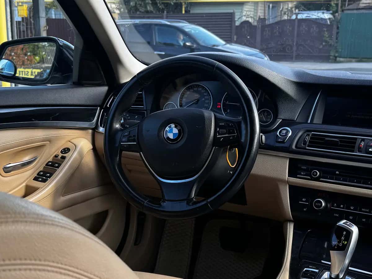 Bmw 5 Series - fotografia 14