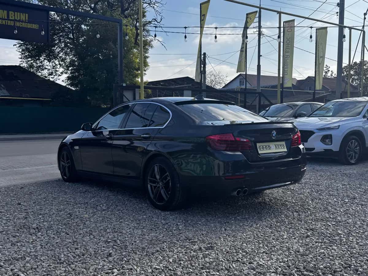 Bmw 5 Series - fotografia 6