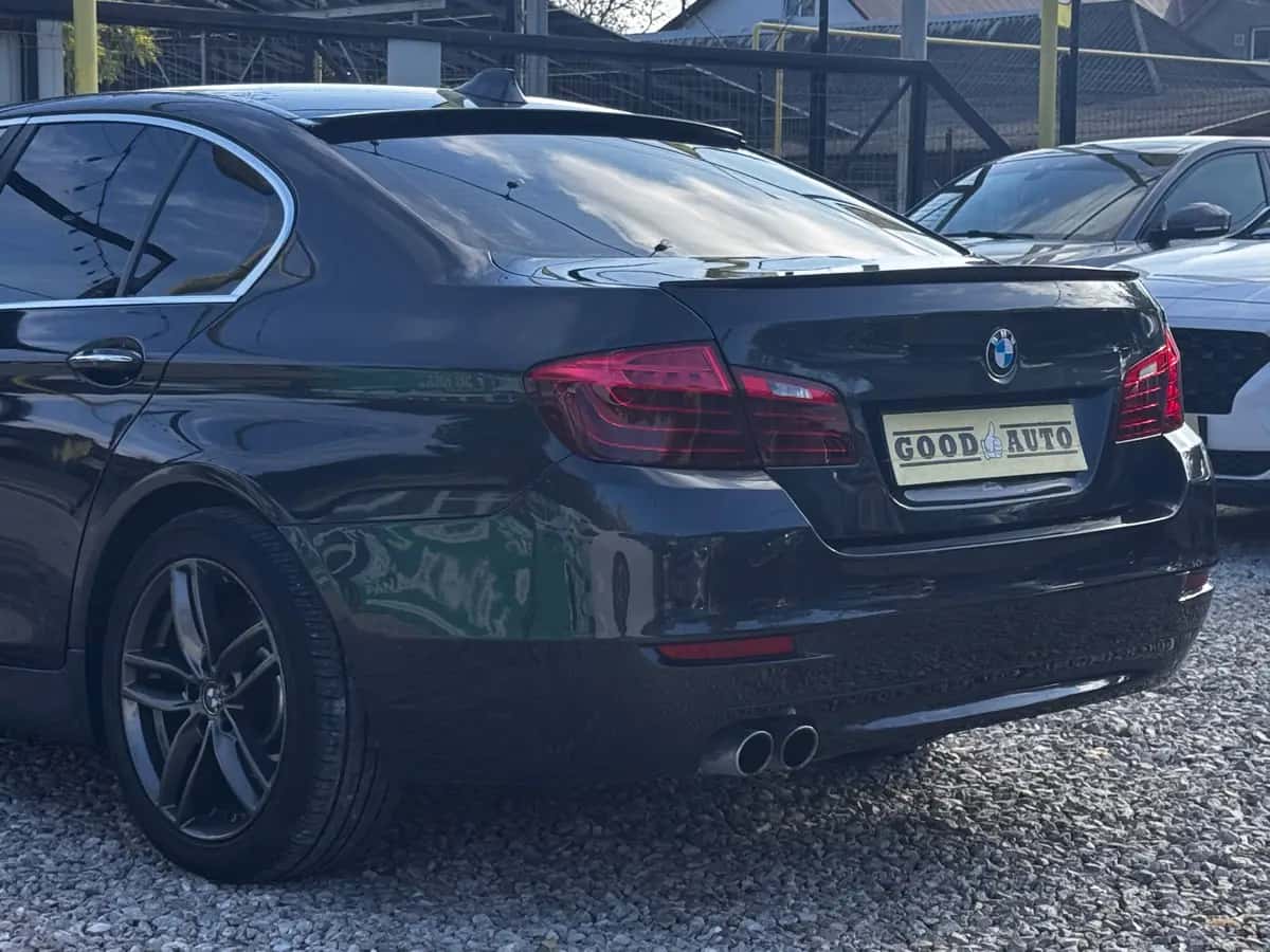Bmw 5 Series - fotografia 7