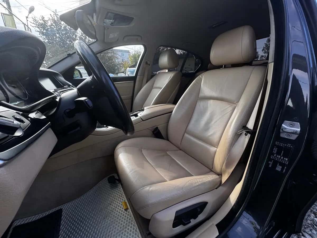 Bmw 5 Series - fotografia 9