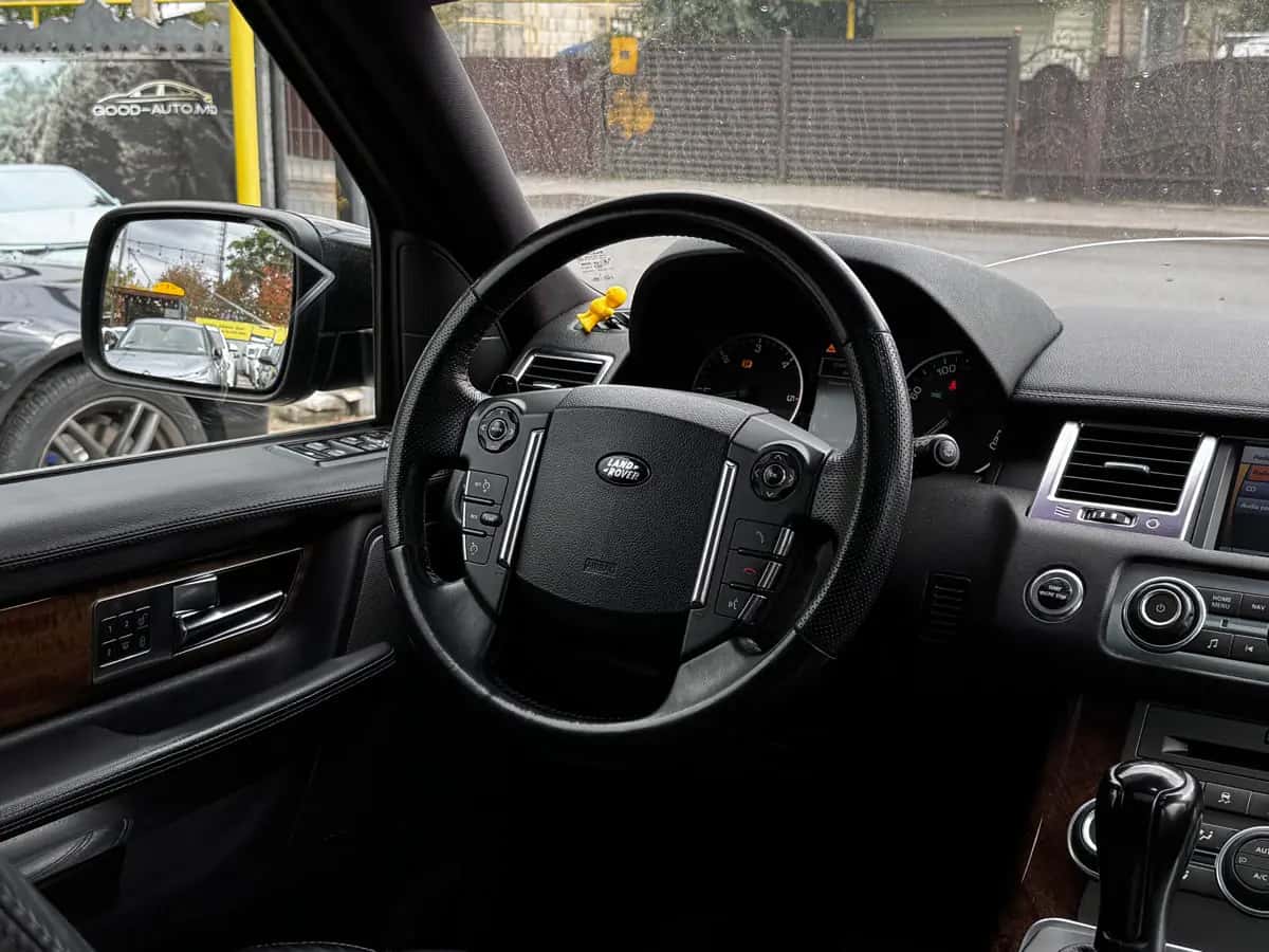 Land Rover Range Rover Sport - fotografia 17