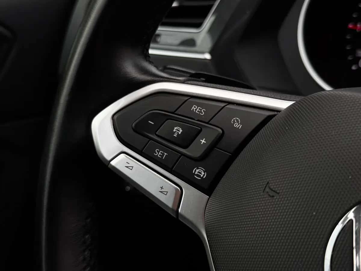 Volkswagen Tiguan - фото 18