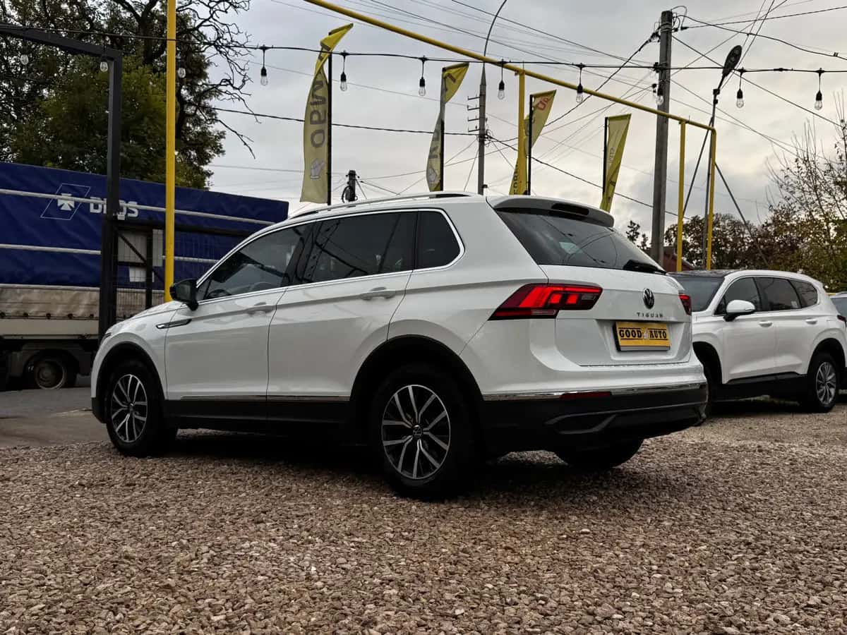 Volkswagen Tiguan - фото 7