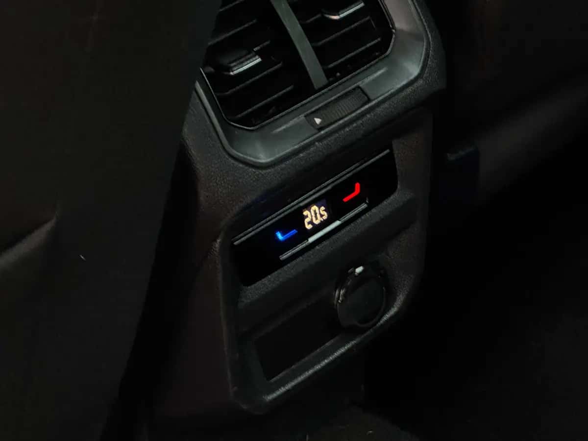 Volkswagen Tiguan - фото 10