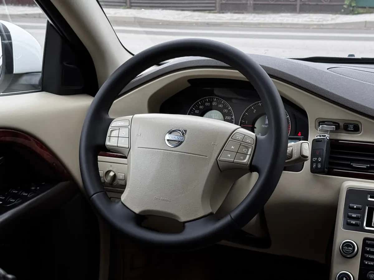 Volvo XC70 - fotografia 16