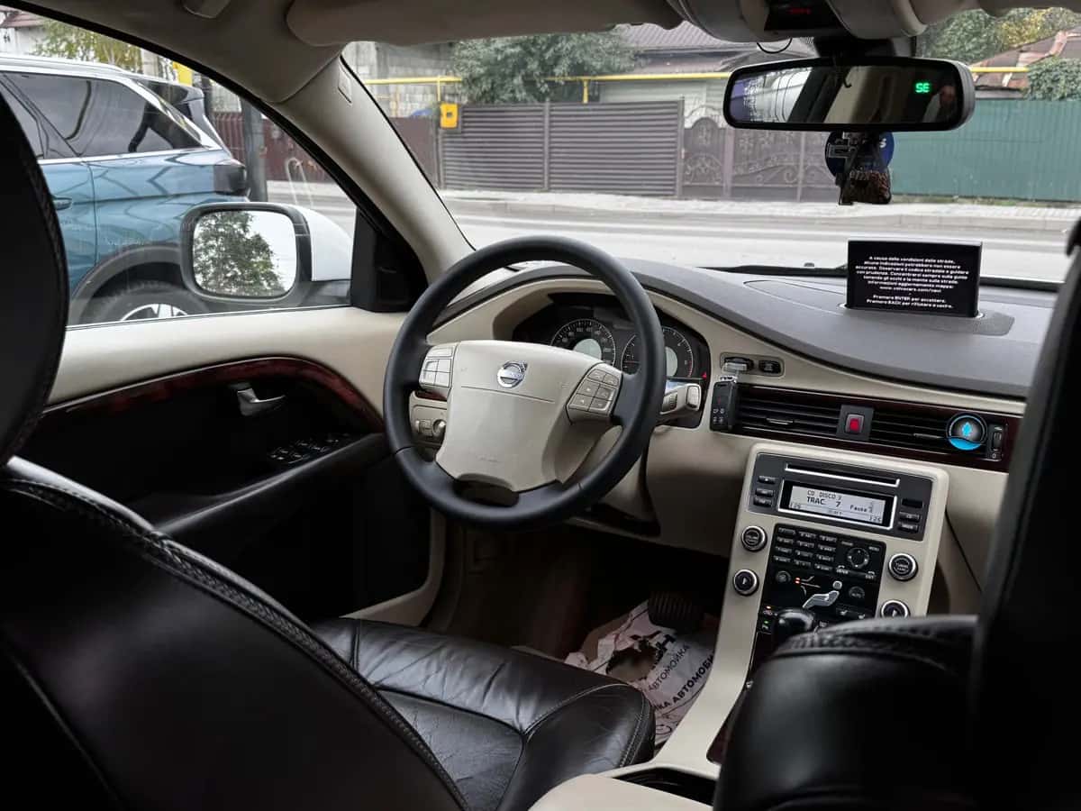 Volvo XC70 - fotografia 17