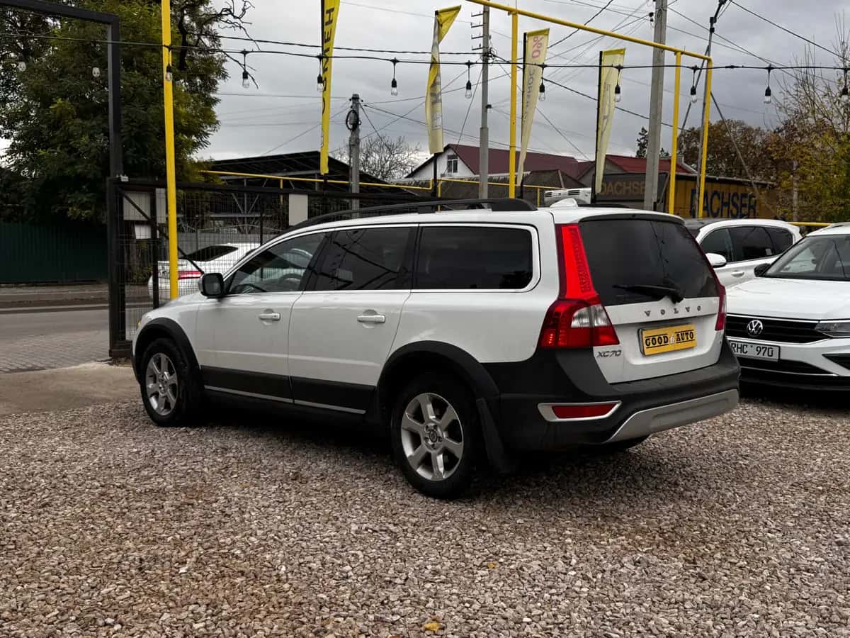 Volvo XC70 - fotografia 6