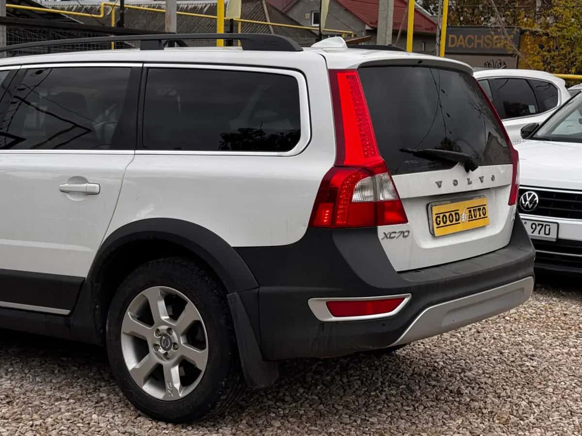 Volvo XC70 - fotografia 7