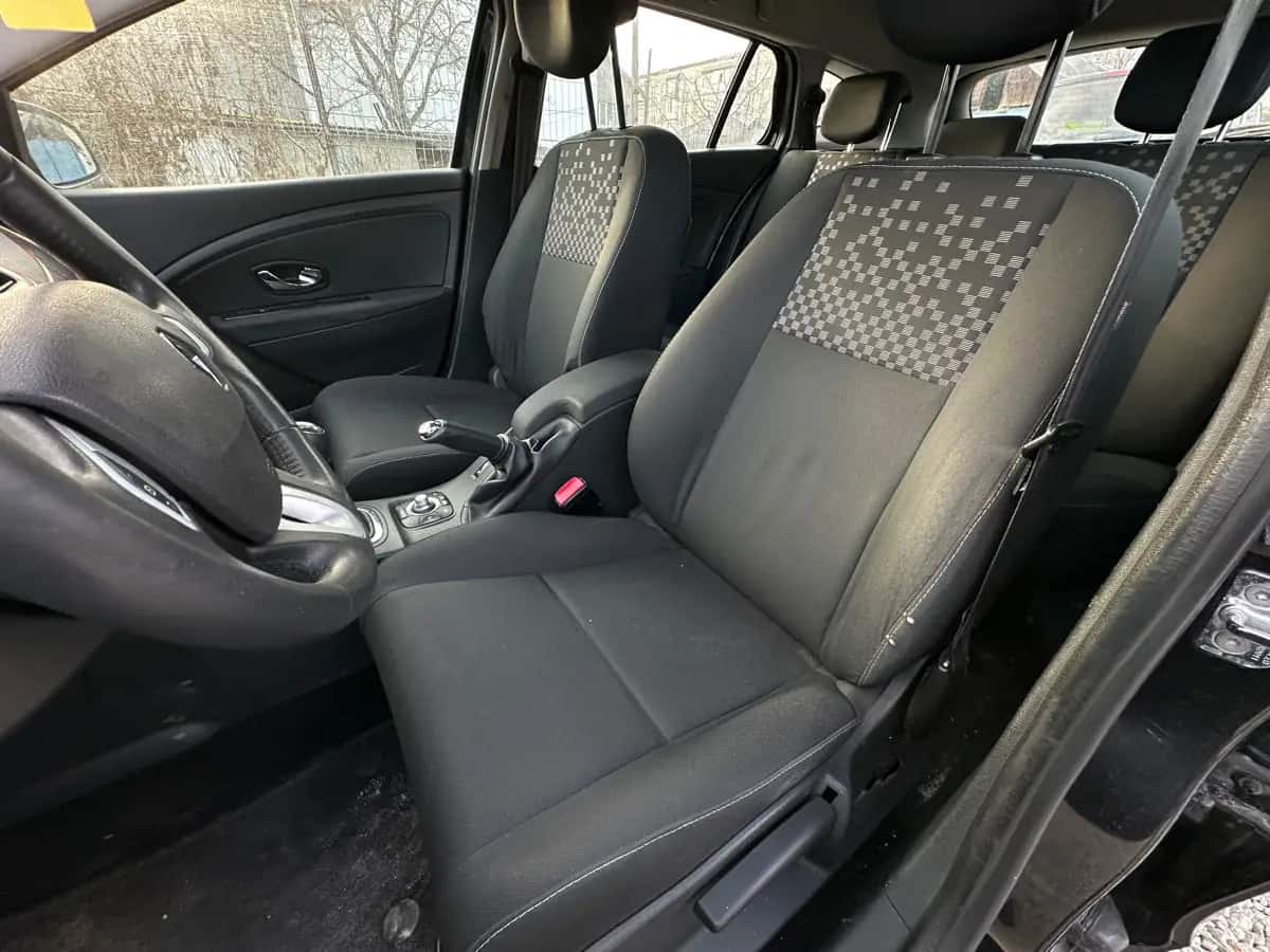 Renault Megane - fotografia 11