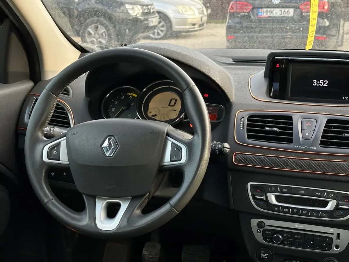 Renault Megane - fotografia 17