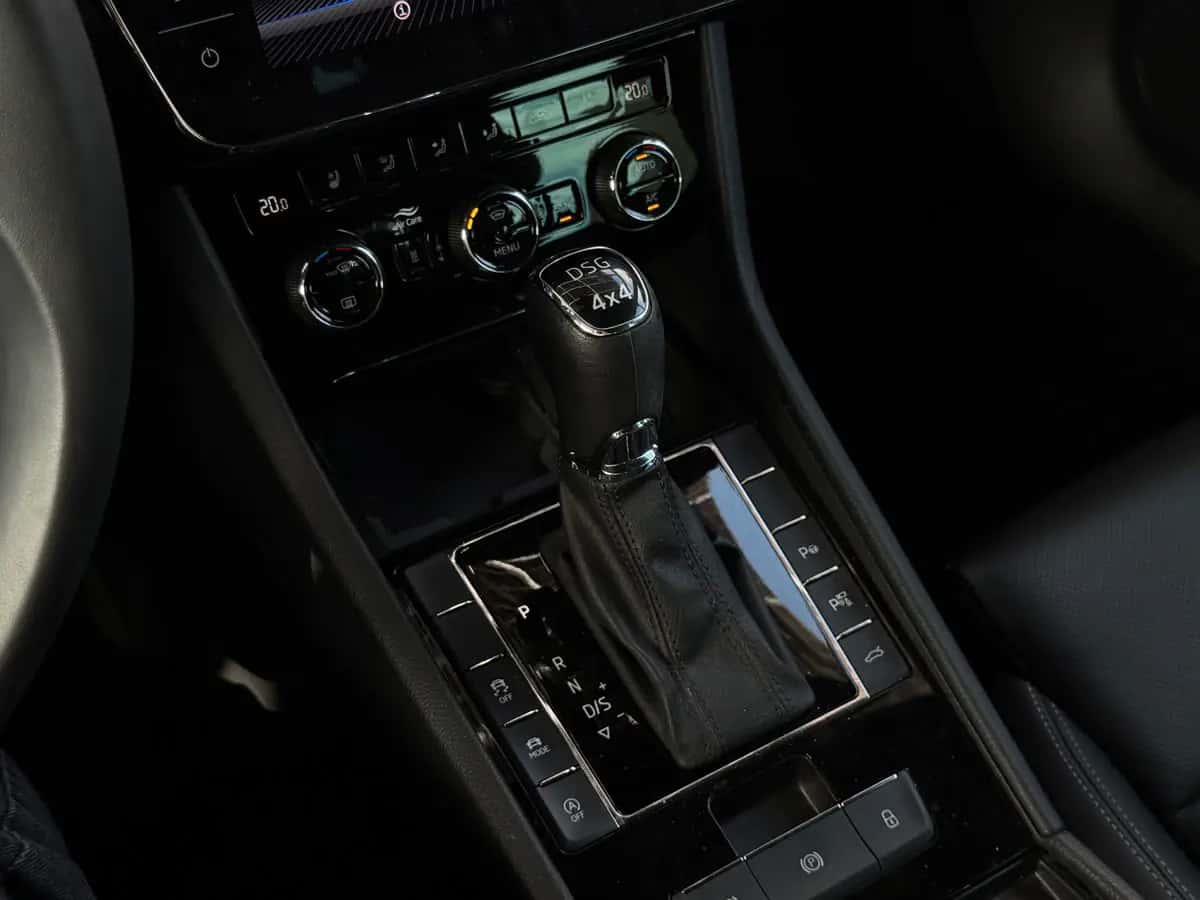 Skoda Superb - fotografia 15