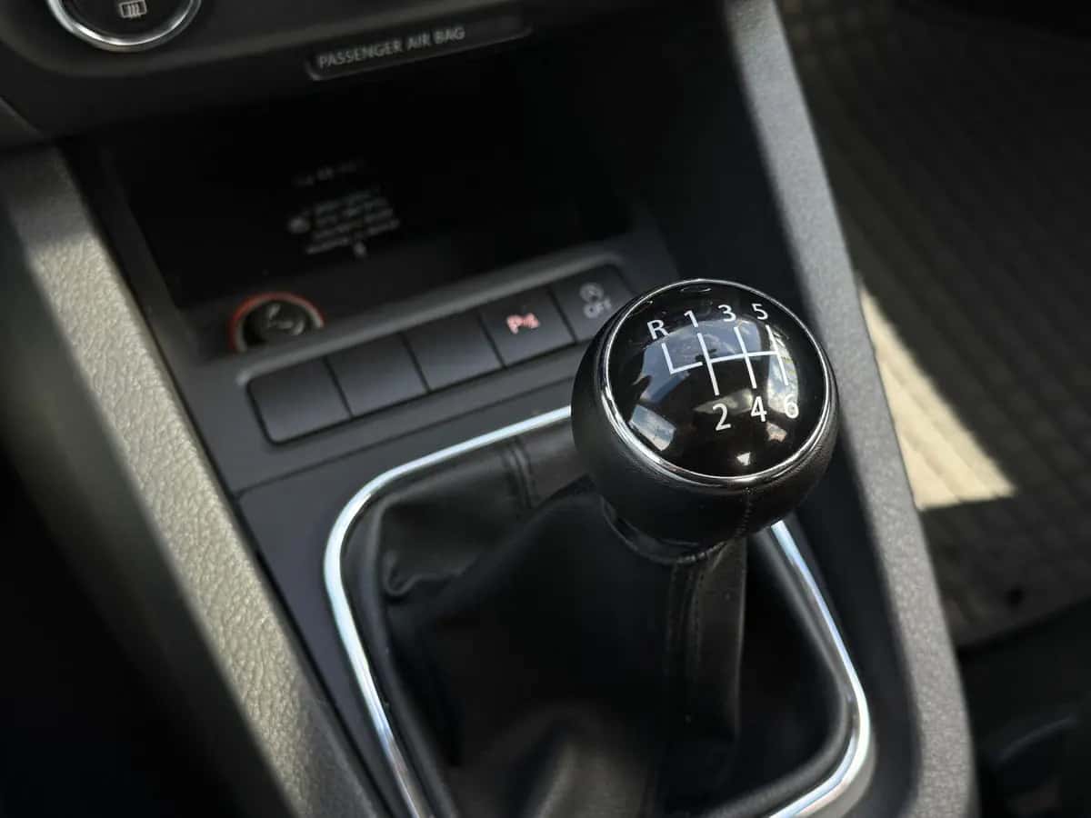 Volkswagen Jetta - фото 5