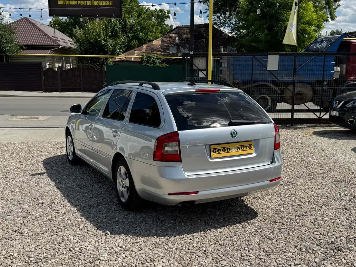 Skoda Octavia - фото 2