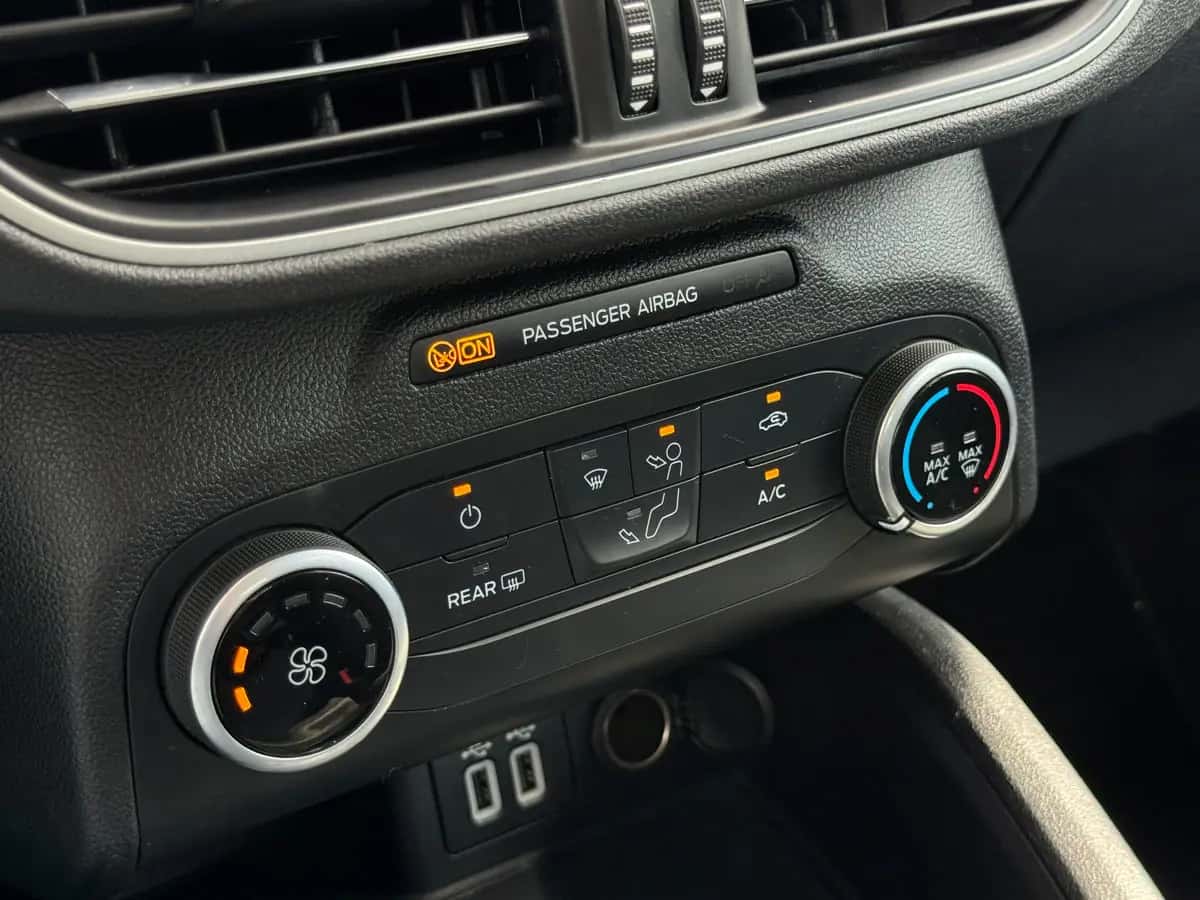 Ford Kuga - фото 12