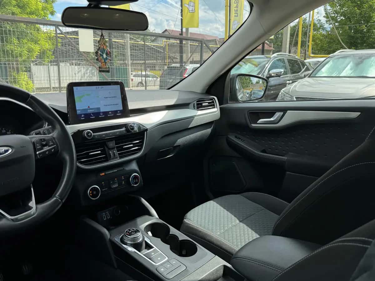 Ford Kuga - фото 10