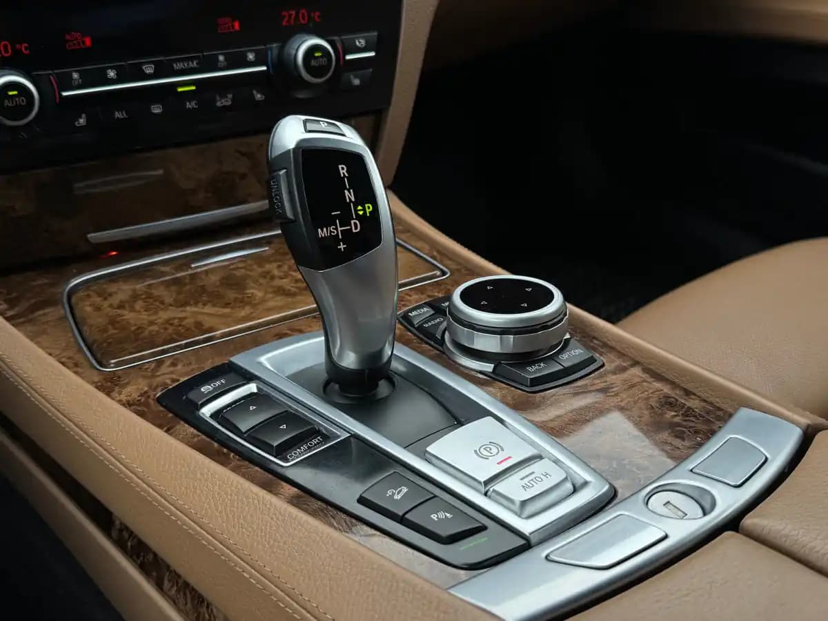 BMW 7 Series - fotografia 13