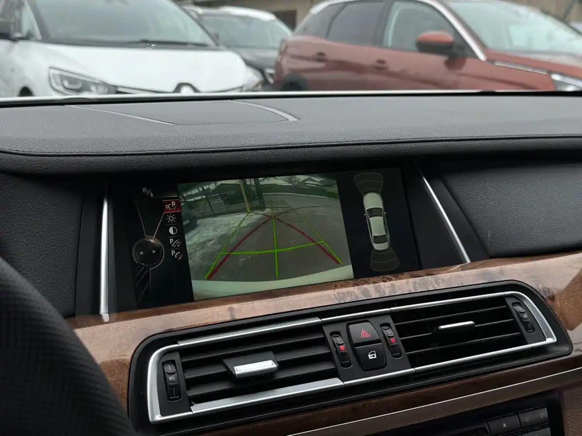 BMW 7 Series - fotografia 15