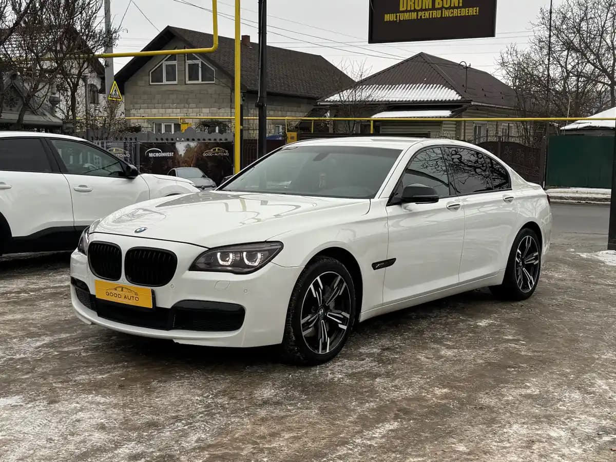 BMW 7 Series - fotografia 3