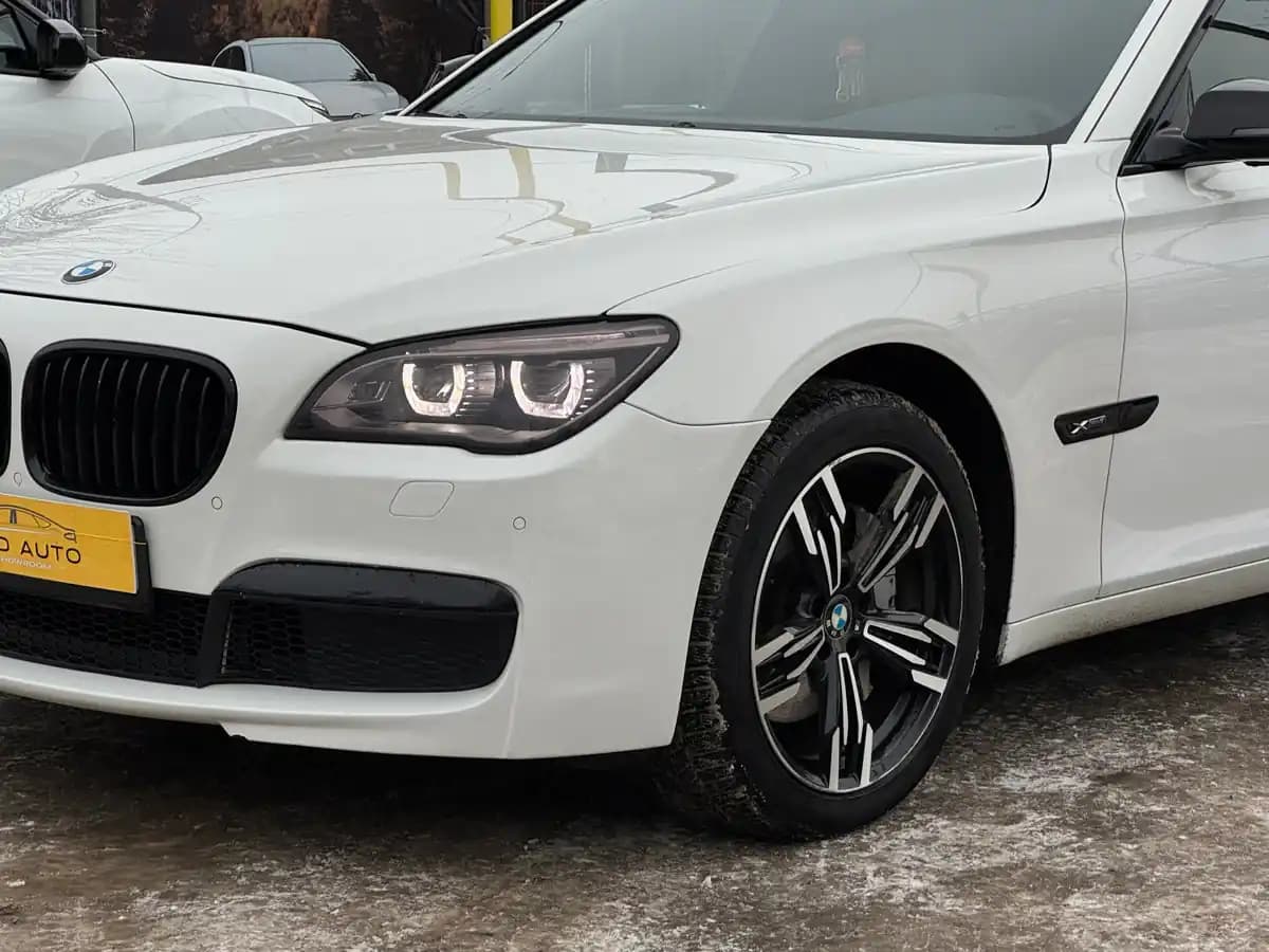 BMW 7 Series - fotografia 4