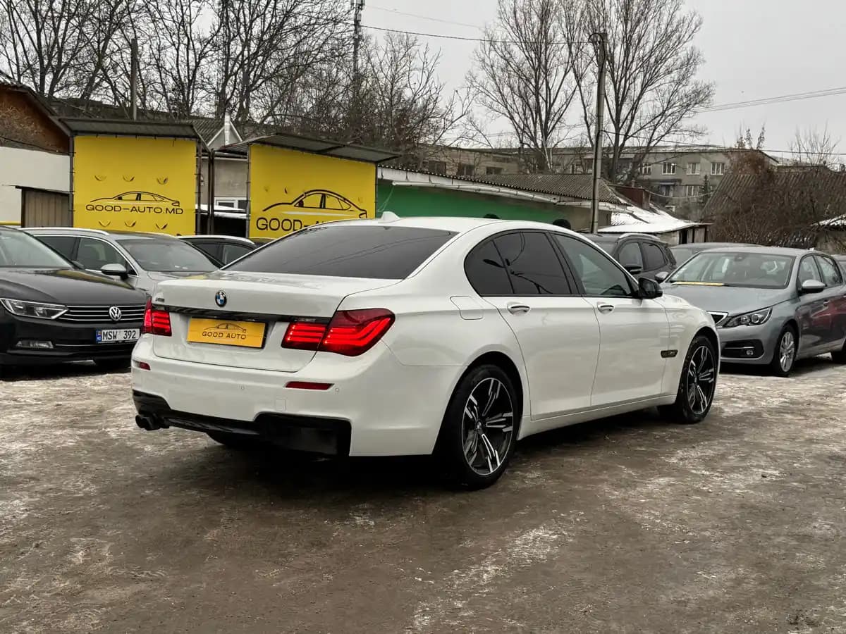 BMW 7 Series - fotografia 5