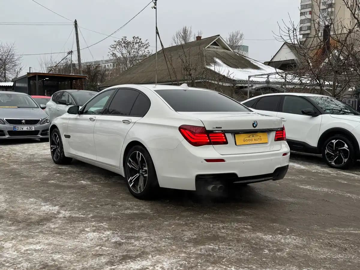 BMW 7 Series - fotografia 6
