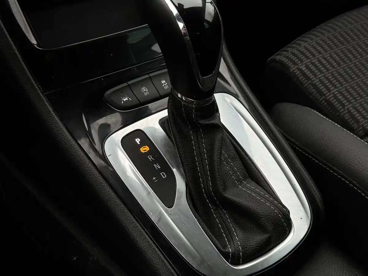 Opel Astra - fotografia 11