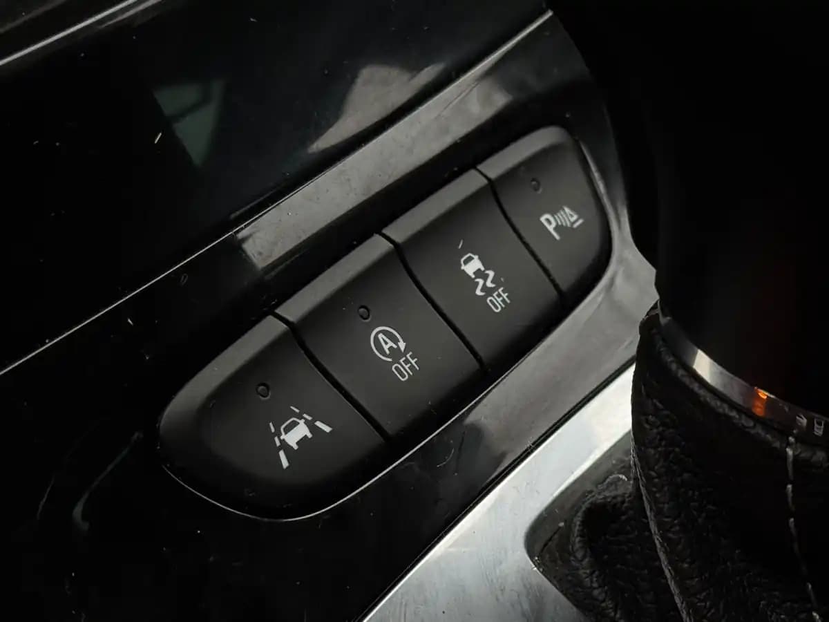 Opel Astra - fotografia 12