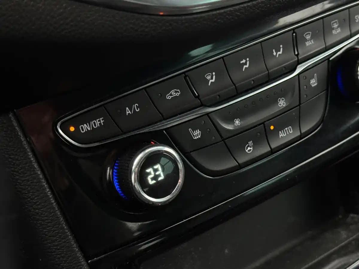 Opel Astra - fotografia 13