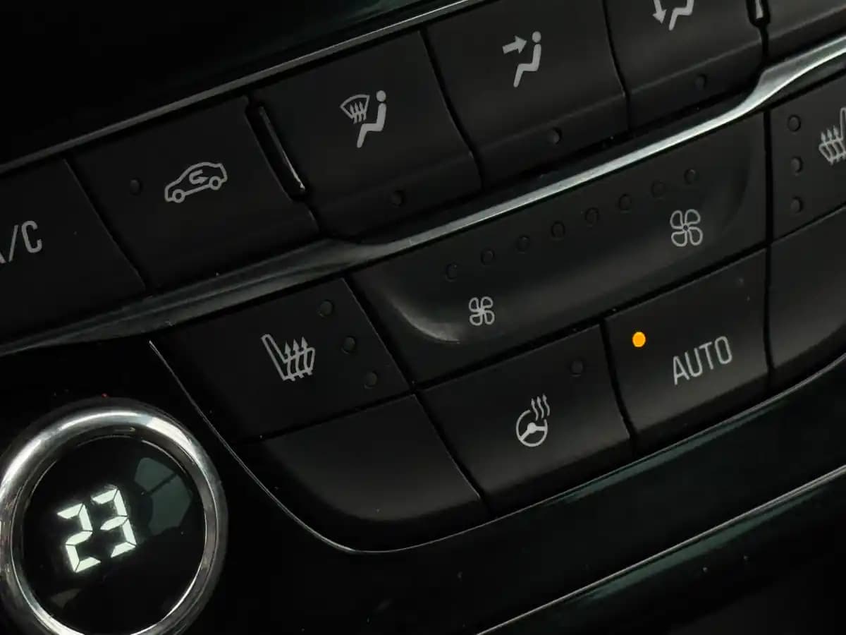 Opel Astra - fotografia 14