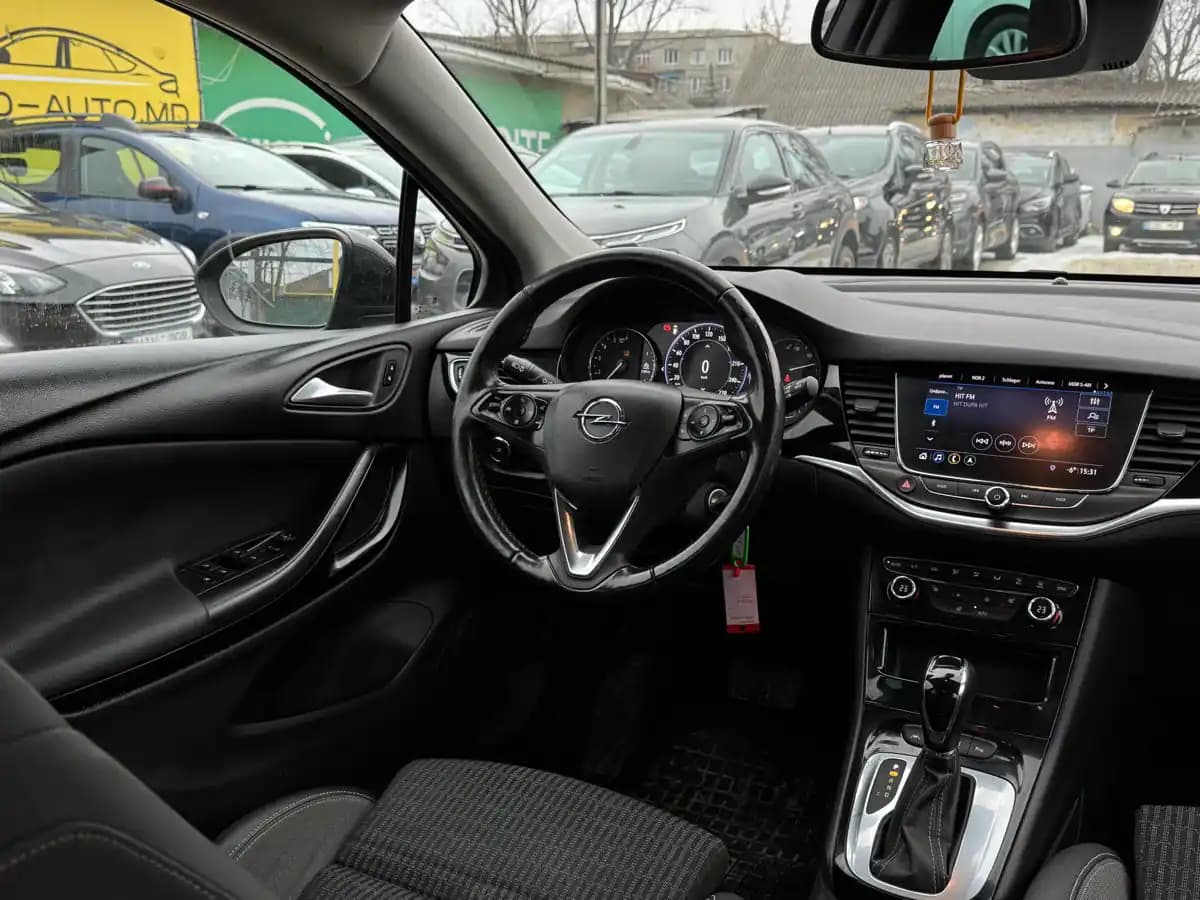 Opel Astra - fotografia 19