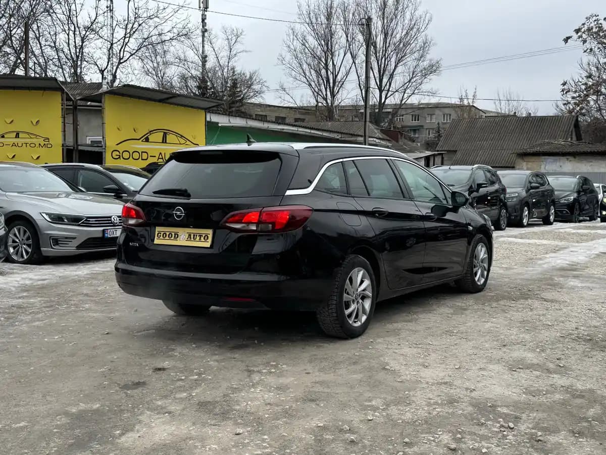 Opel Astra - fotografia 5