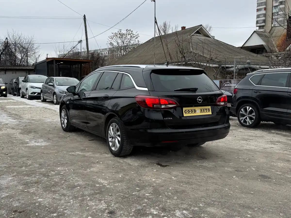 Opel Astra - fotografia 6