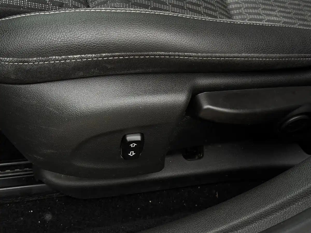 Opel Astra - fotografia 10