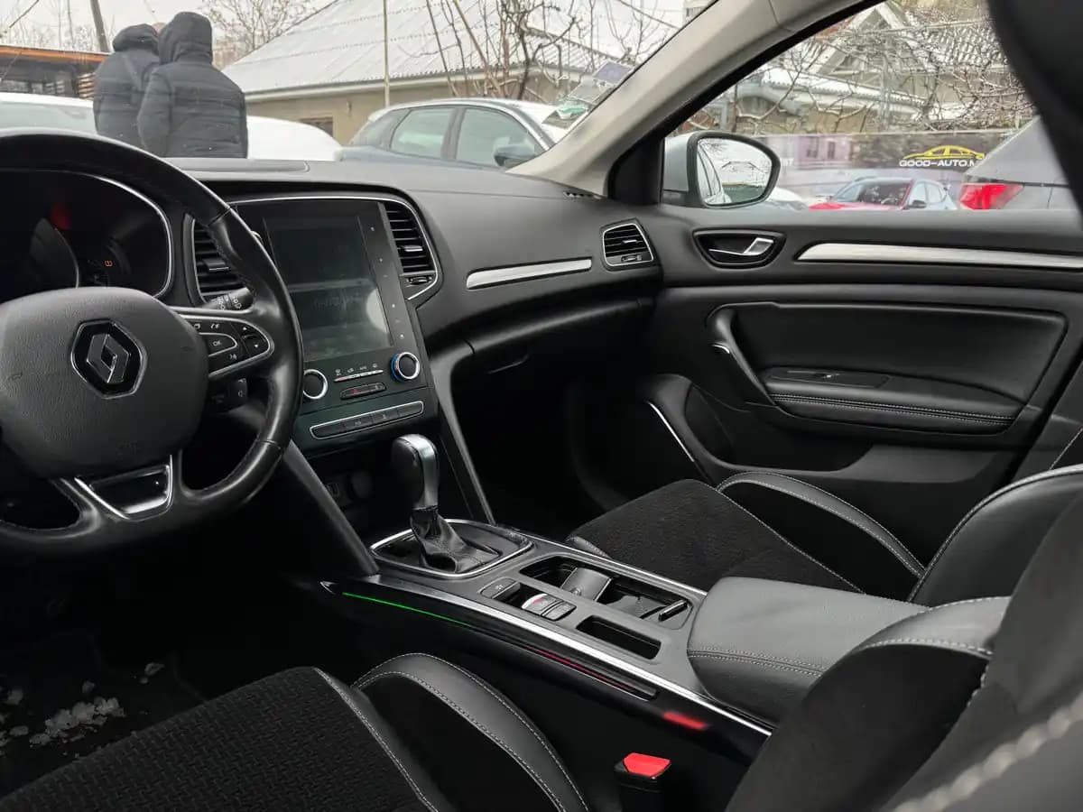 Renault Megane - fotografia 12