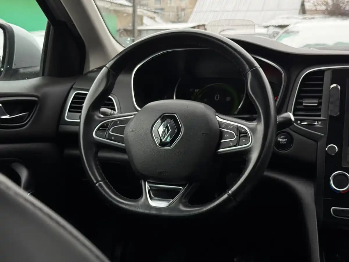 Renault Megane - fotografia 17