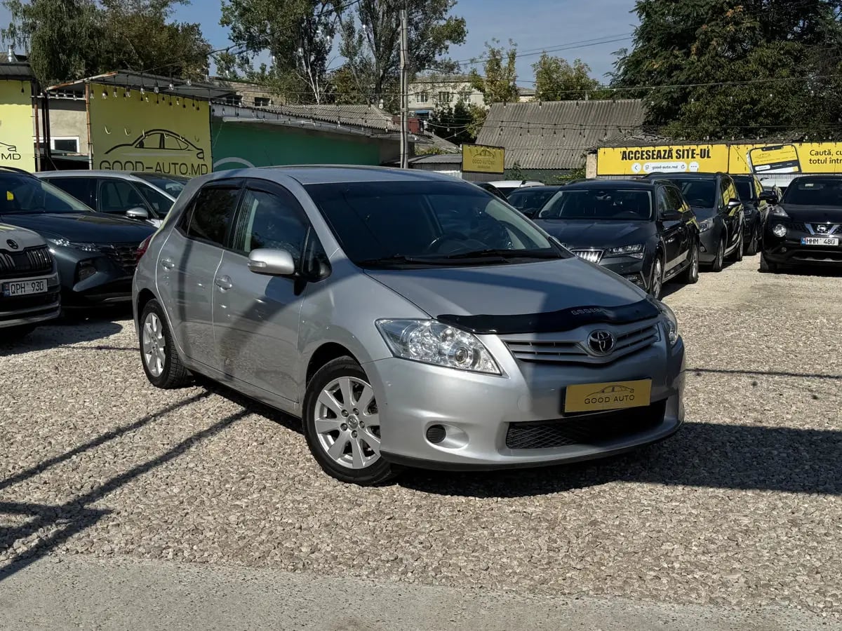 Toyota Auris - fotografia 1
