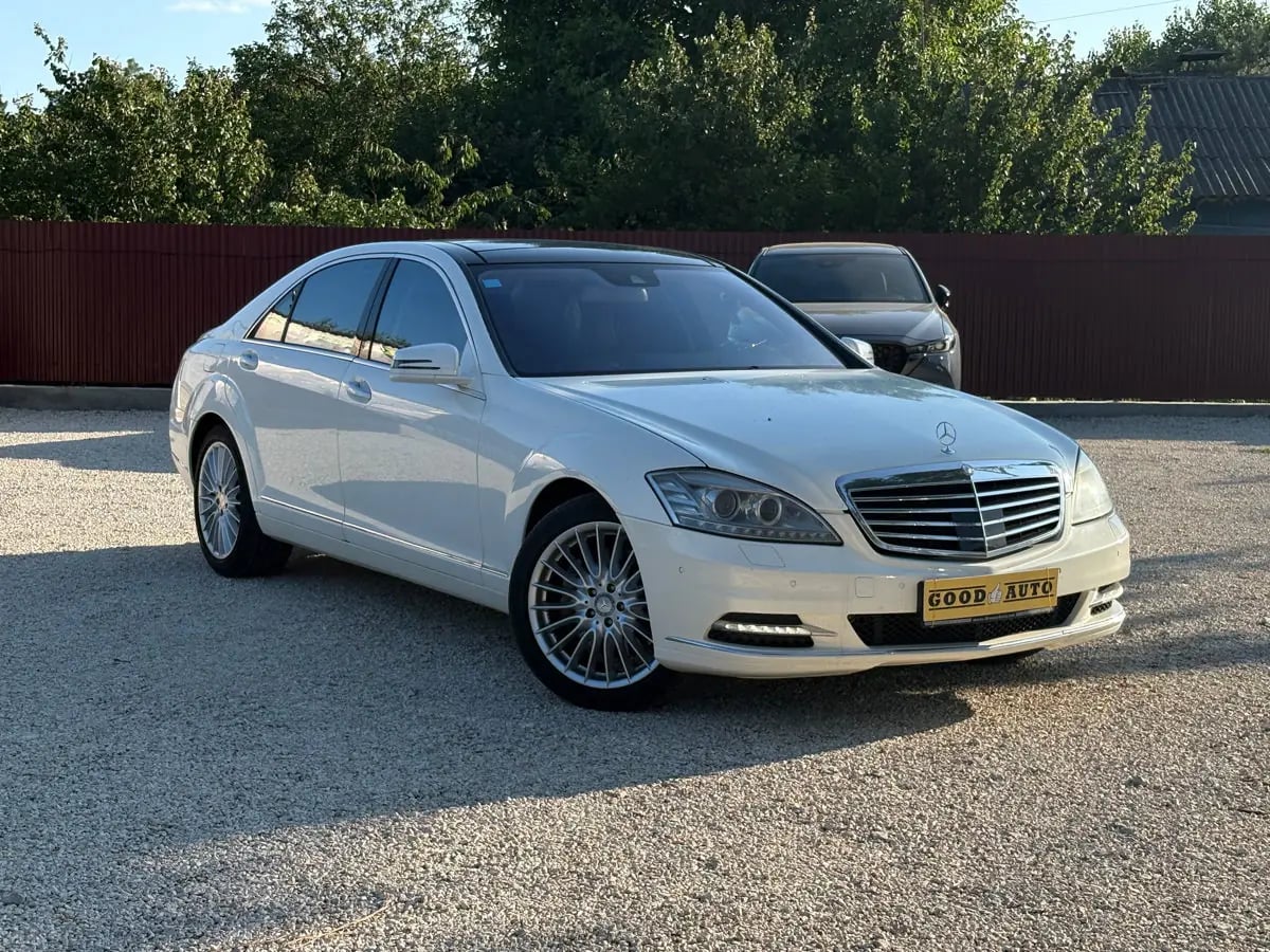 Mercedes S-Class - главное фото