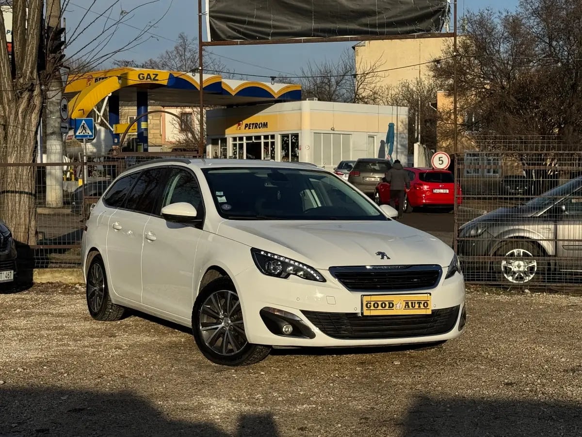 Peugeot 308 - главное фото
