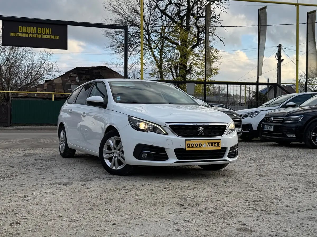 Peugeot 308 - главное фото