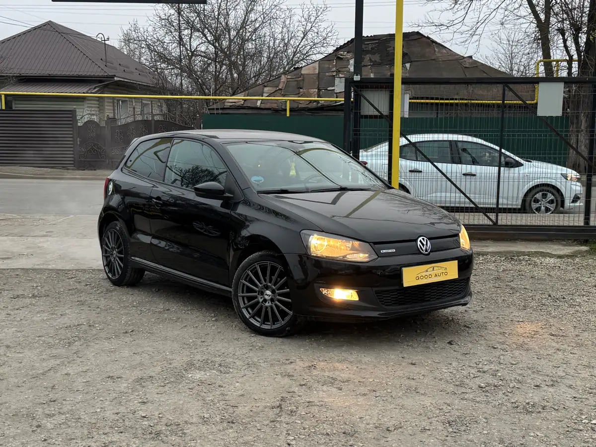 Volkswagen Polo - главное фото