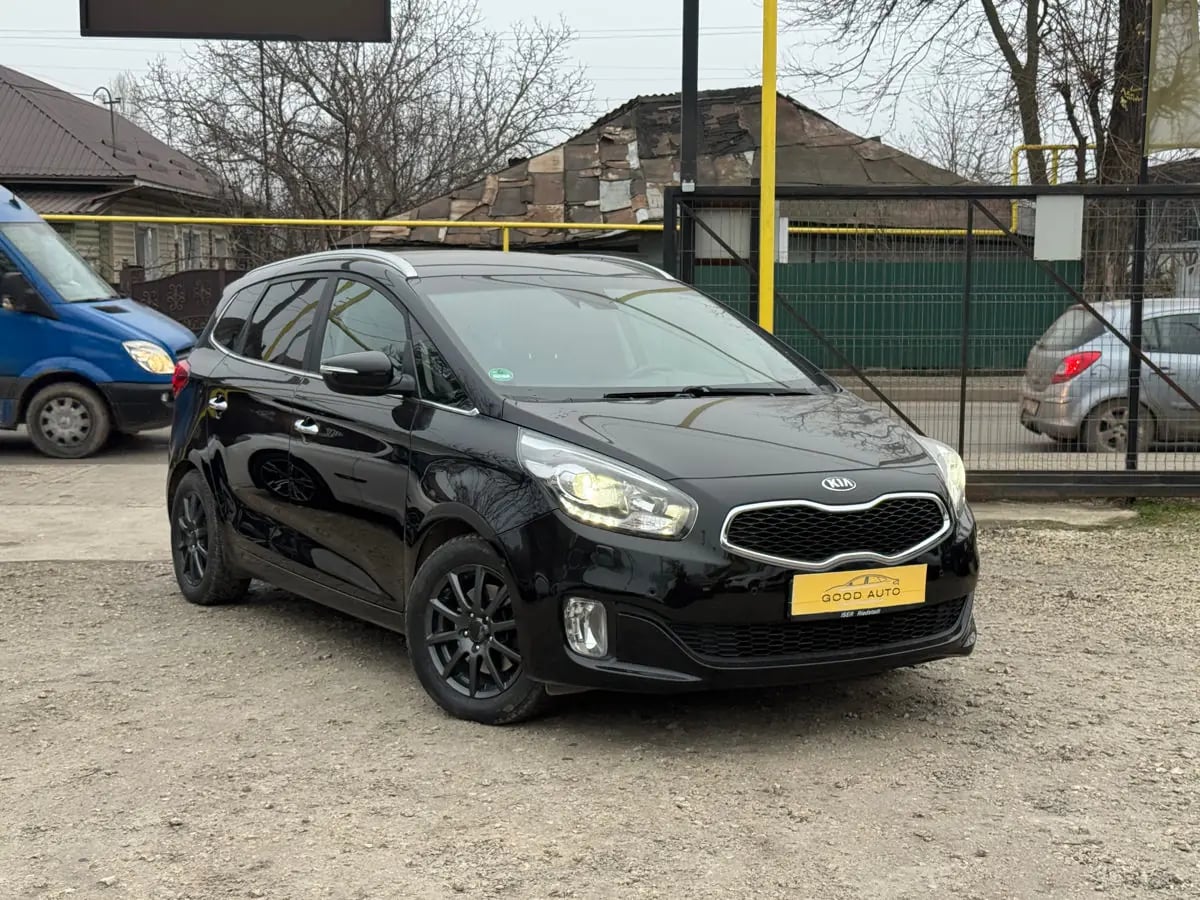 Kia Carens - главное фото