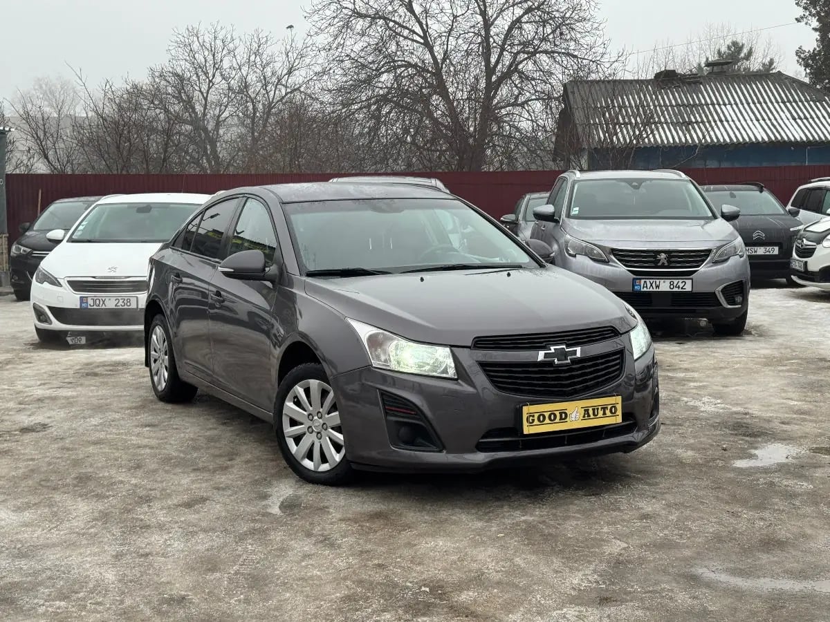 Chevrolet Cruze - главное фото