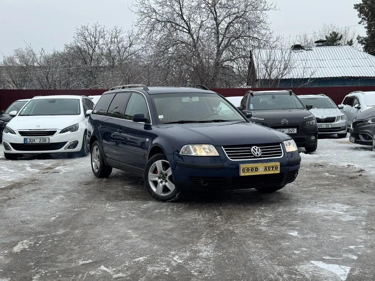 Volkswagen Passat - главное фото