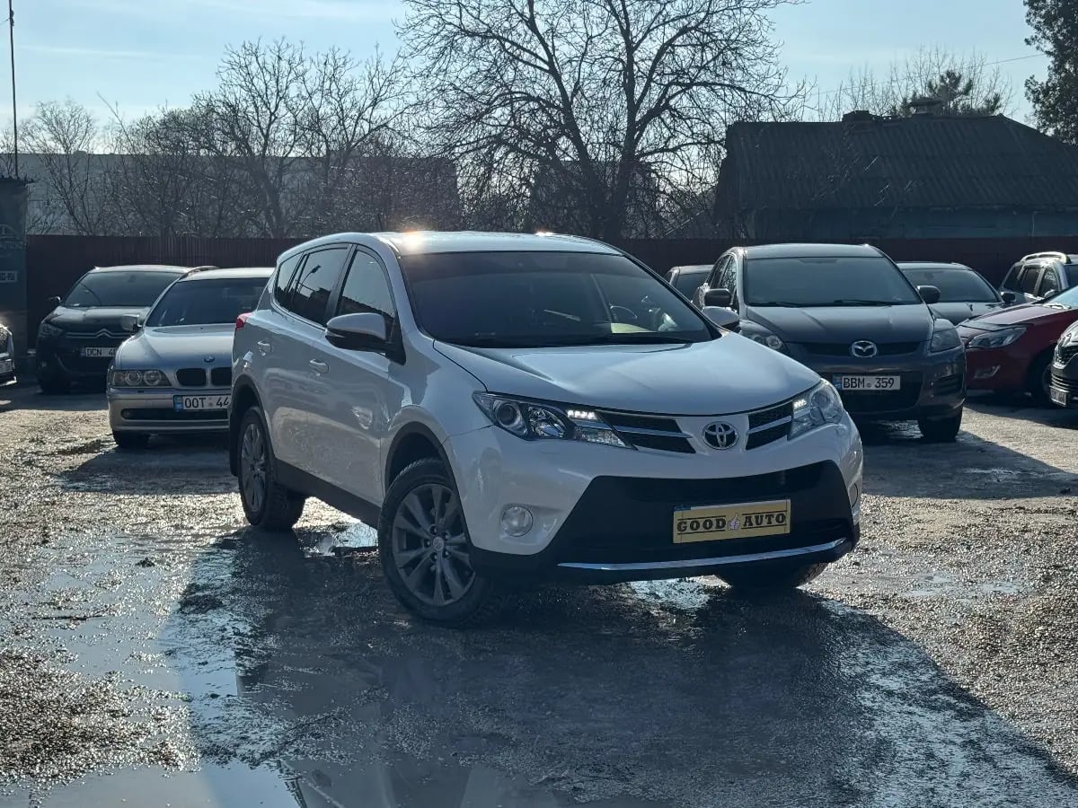 Toyota Rav 4 - фото 1