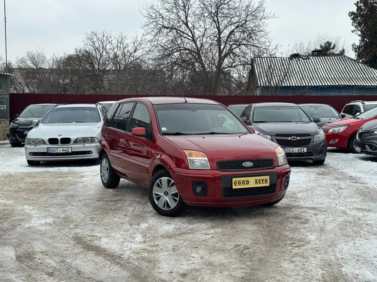 Ford Fusion - главное фото