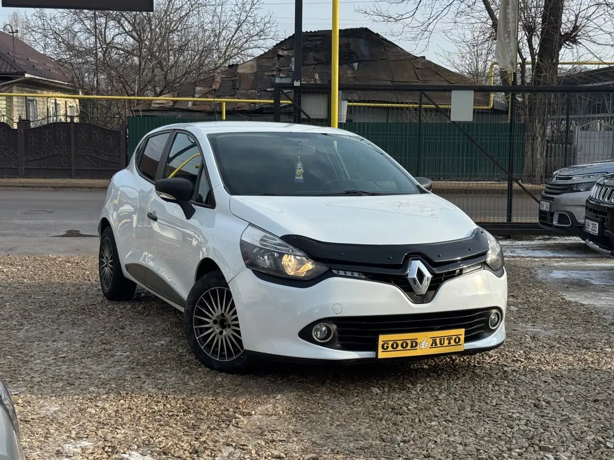 Renault Clio - главное фото