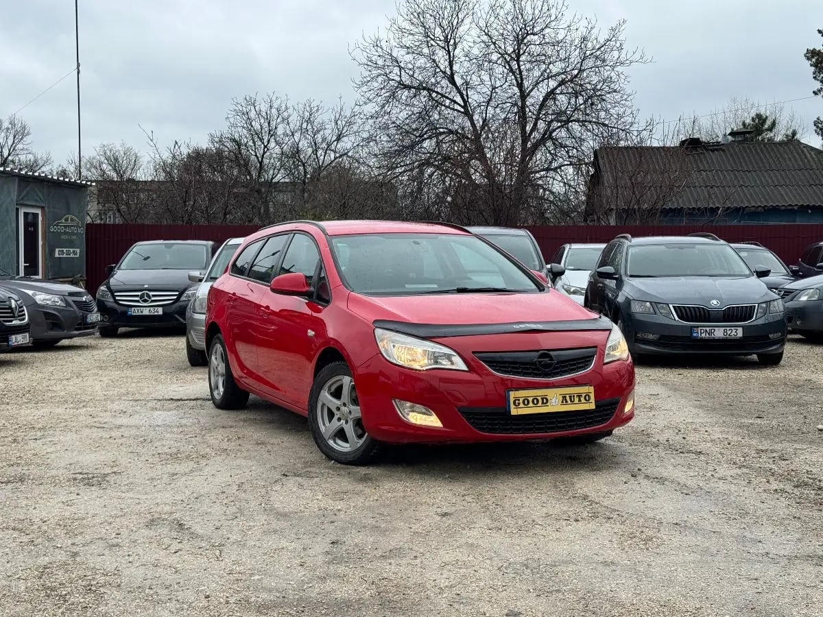 Opel Astra - fotografia principala