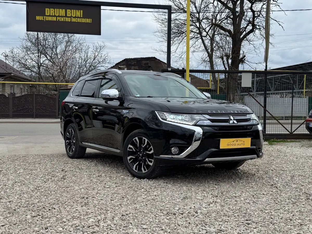 Mitsubishi Outlander - fotografia principala