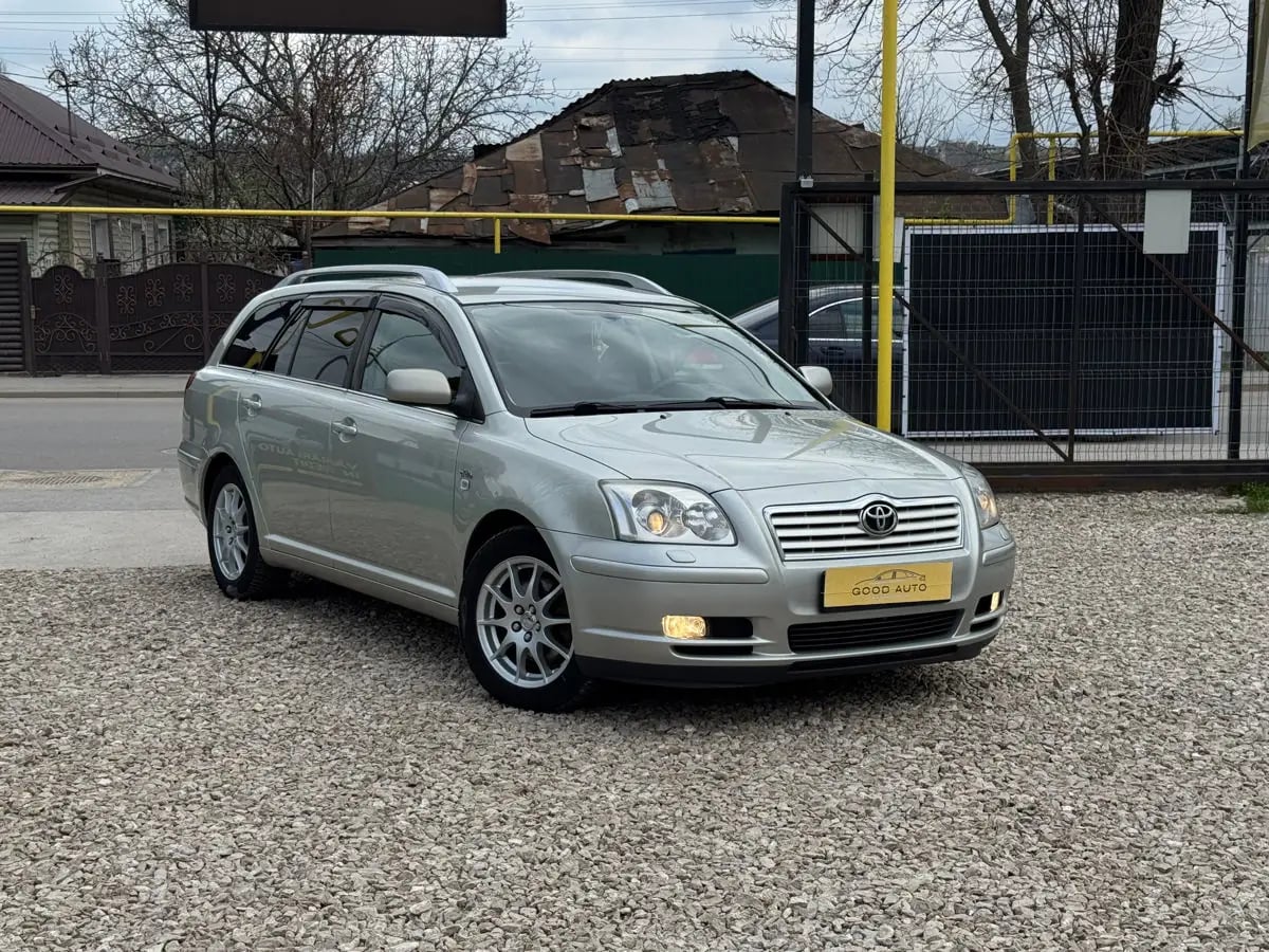 Toyota Avensis - fotografia principala