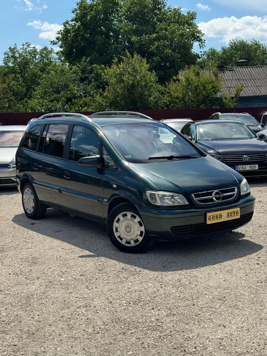 Opel Zafira - главное фото